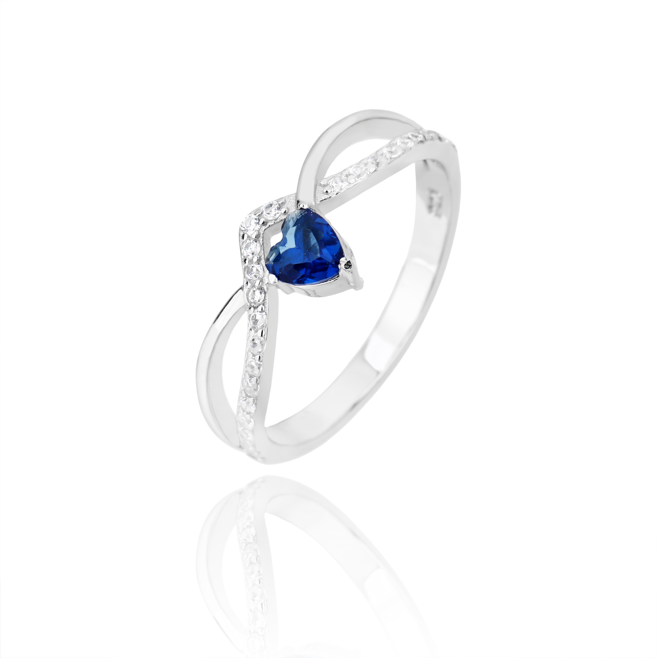 10026011 Pierścionek srebrny pr.925 z cyrkoniami